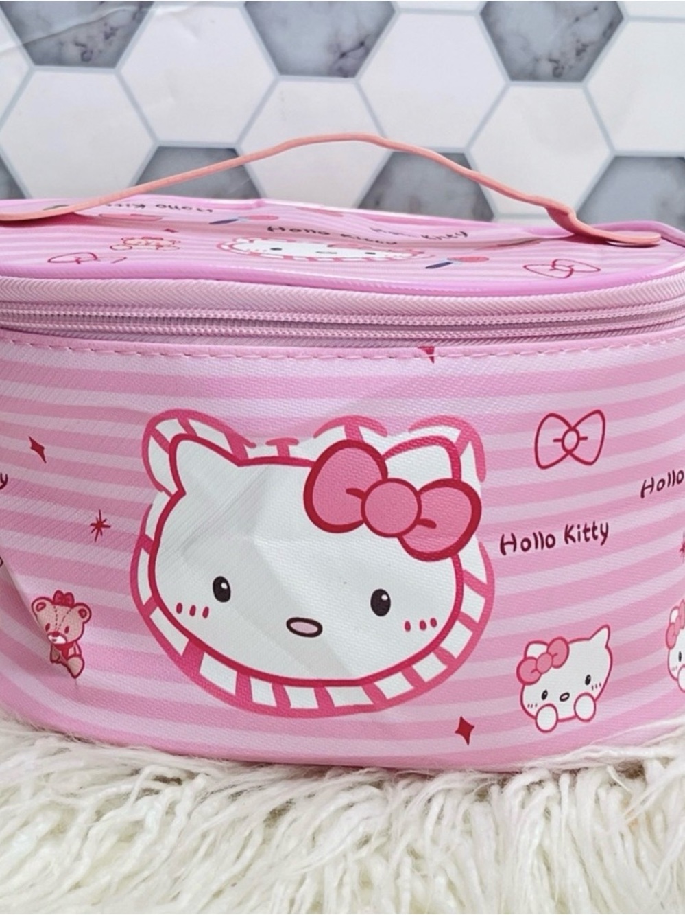 Hello Kitty Pink bundle, makeup bag, hello kitty zip around wallet hand mirror. - Picture 6 of 7